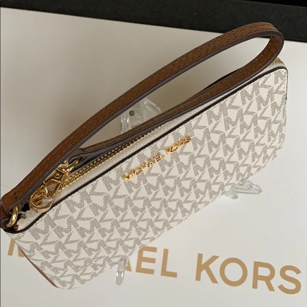 Michael Kors Jet Set Travel Lg Top Zip Wristlet